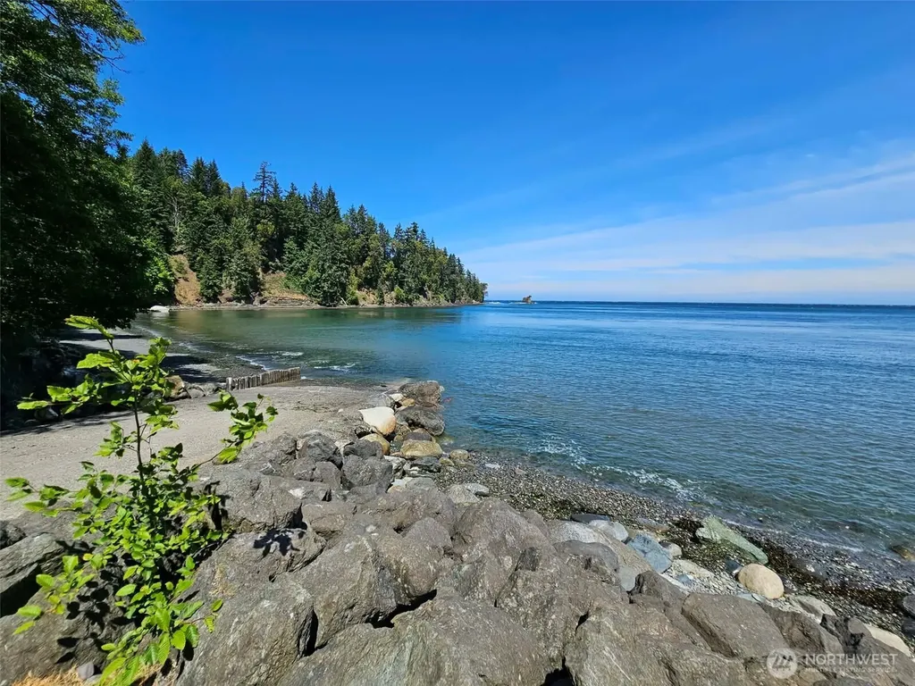 1743 Freshwater Bay Road Port Angeles WA 98363