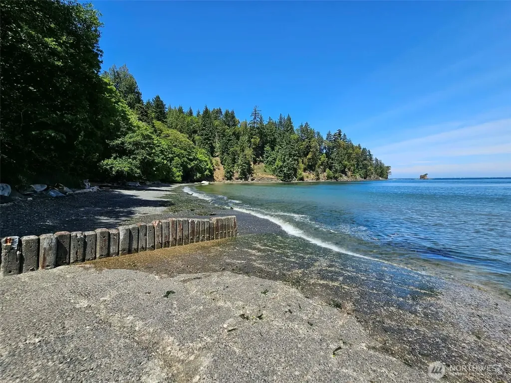 1743 Freshwater Bay Road Port Angeles WA 98363