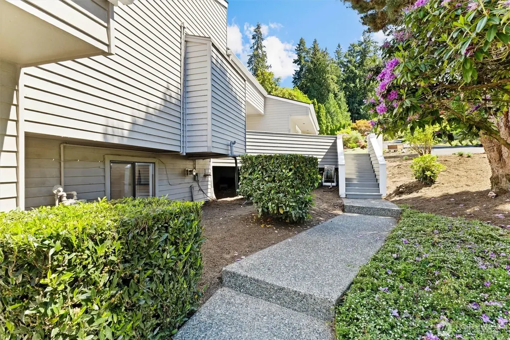 16306 Valhalla Drive Bothell WA 98011