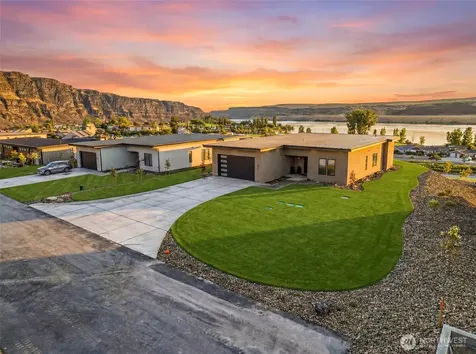 9072 NW Trellis Lane Quincy WA 98848