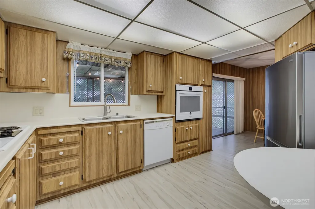 10414 Peacock Hill Avenue Gig Harbor WA 98332