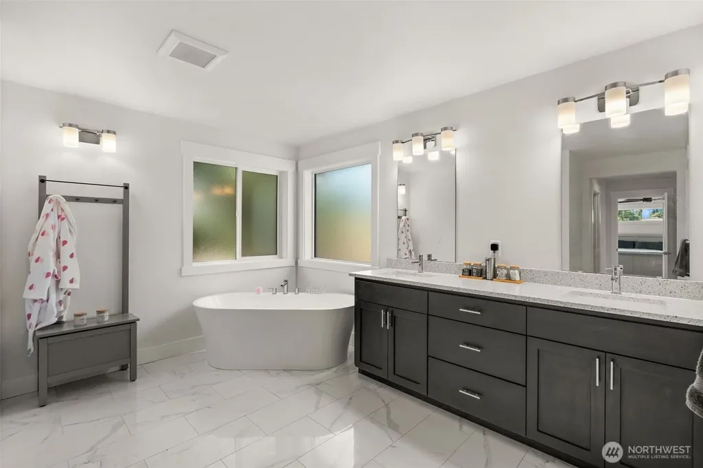 7708 Zircon Drive SW Lakewood WA 98489