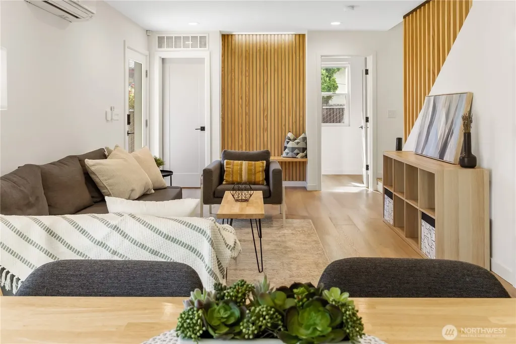 4506 S Kenyon Street Seattle WA 98118