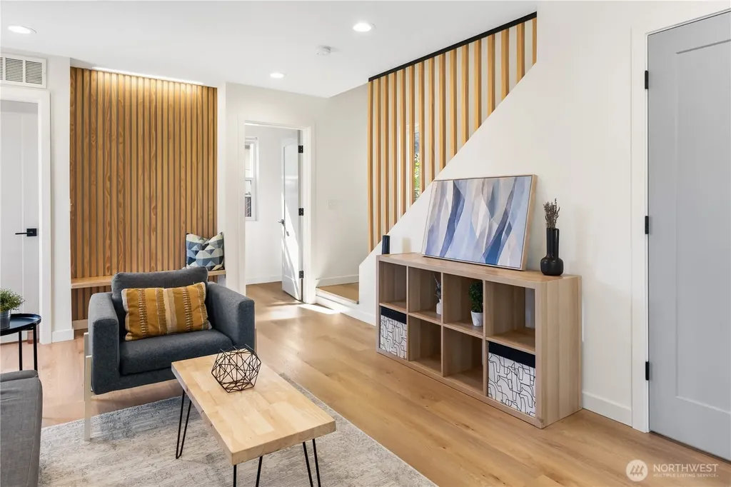 4506 S Kenyon Street Seattle WA 98118