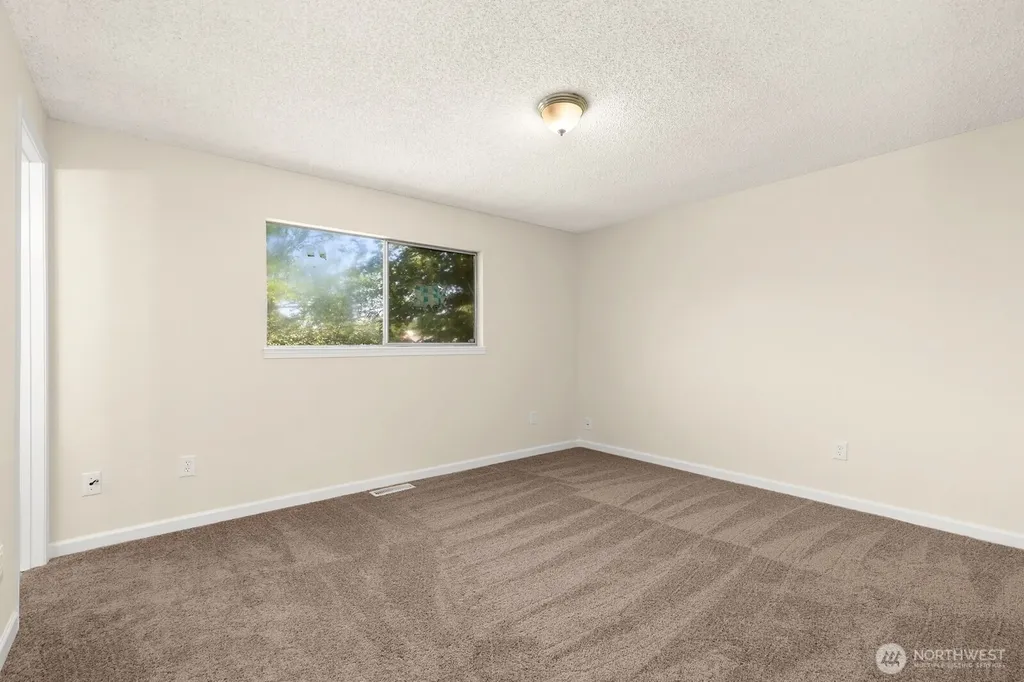 12630 SE 215th Street Kent WA 98031