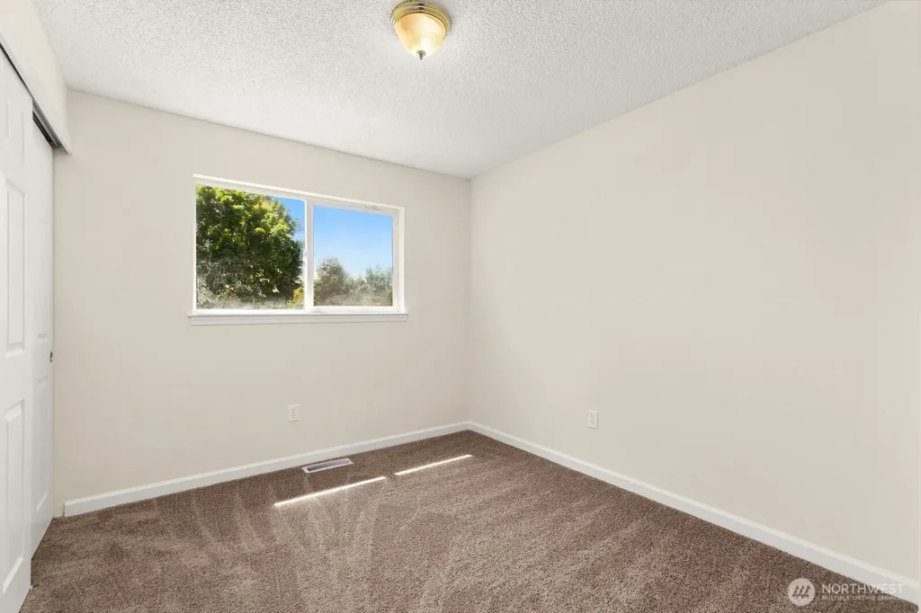 12630 SE 215th Street Kent WA 98031