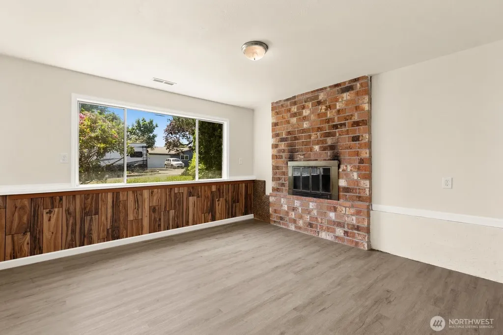 12630 SE 215th Street Kent WA 98031