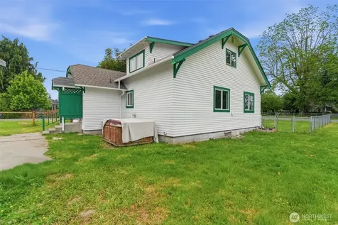 10302 E 40th Avenue Tacoma WA 98446