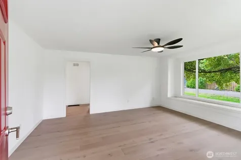 10302 E 40th Avenue Tacoma WA 98446