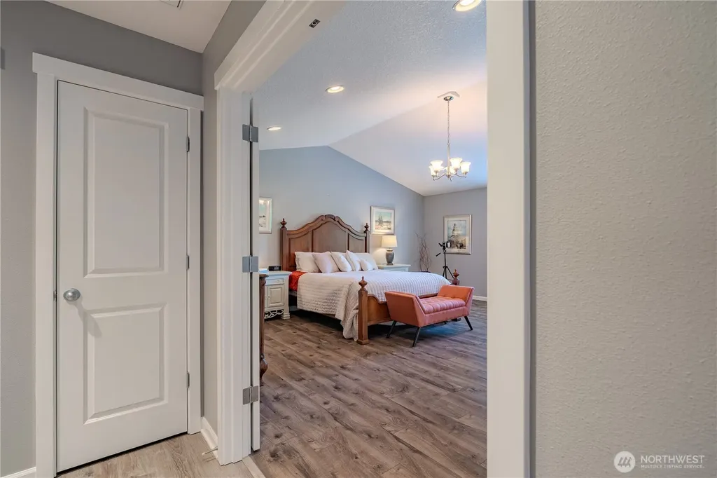 409 N 43rd Court Ridgefield WA 98642