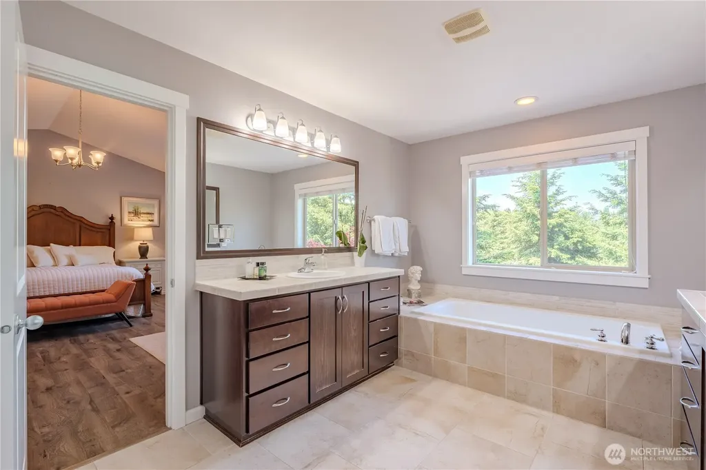 409 N 43rd Court Ridgefield WA 98642