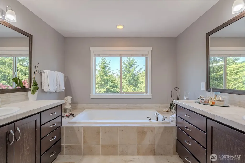 409 N 43rd Court Ridgefield WA 98642