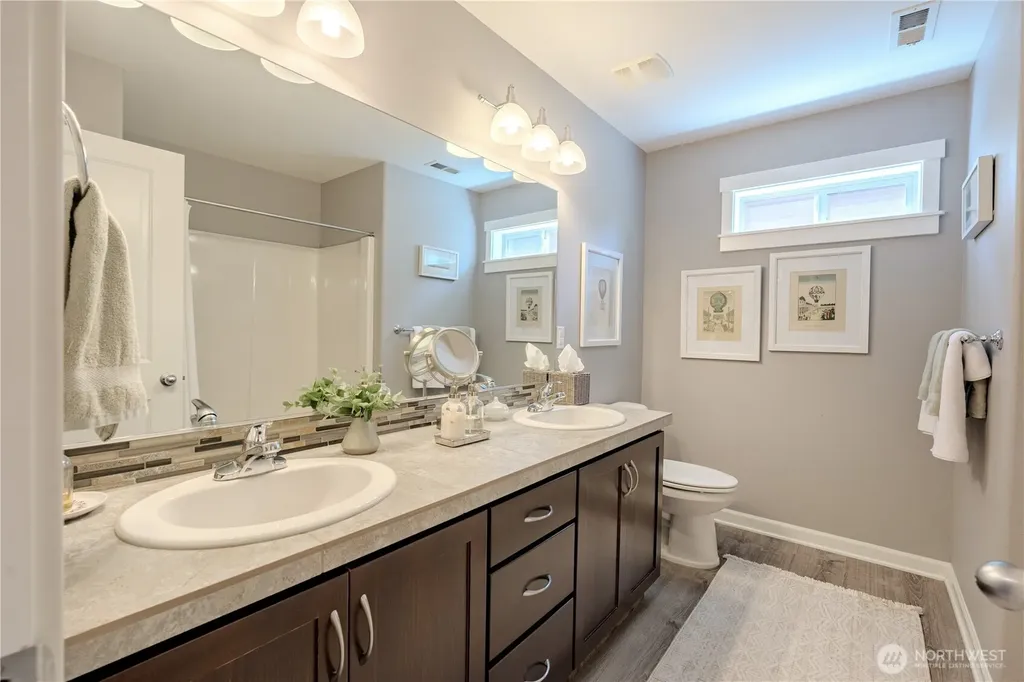 409 N 43rd Court Ridgefield WA 98642