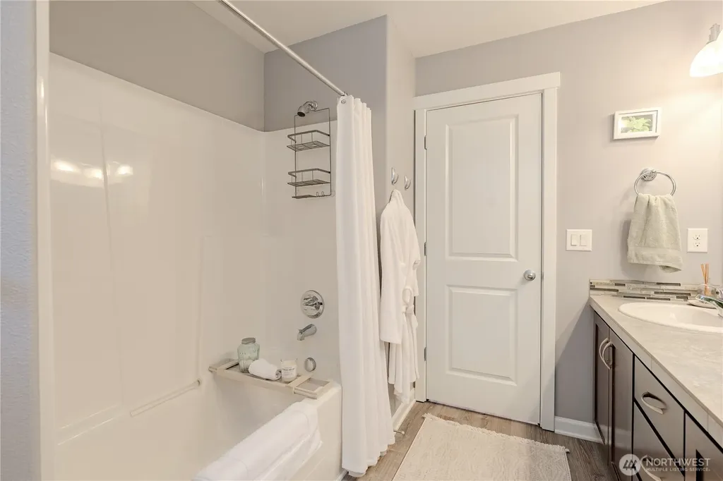 409 N 43rd Court Ridgefield WA 98642