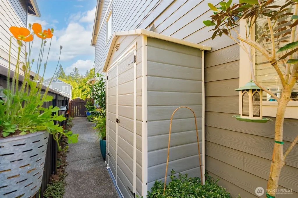 409 N 43rd Court Ridgefield WA 98642
