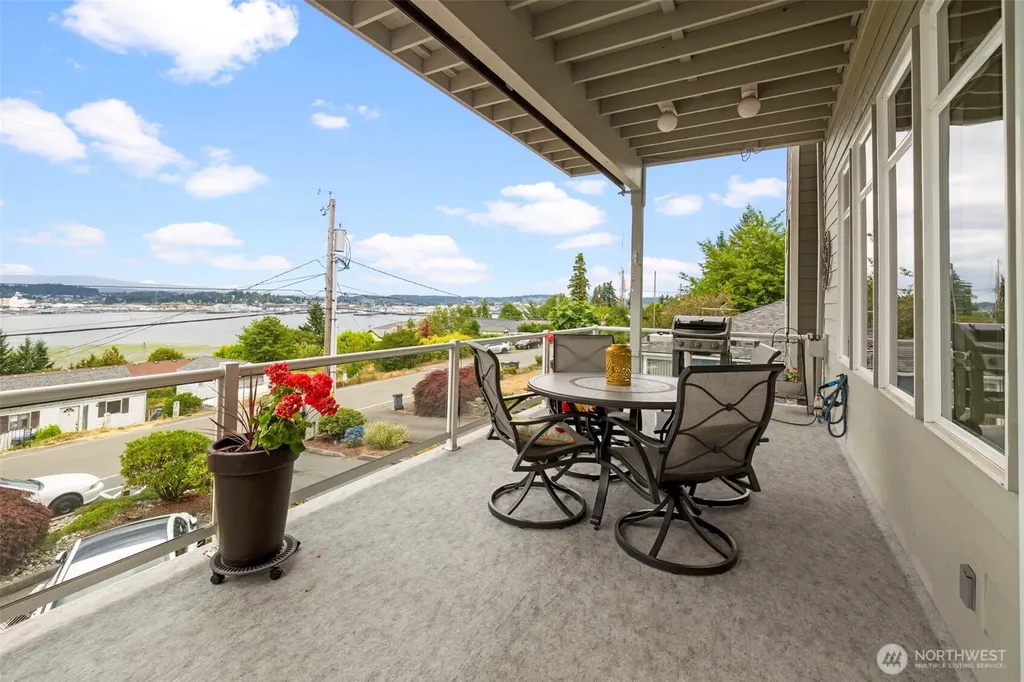 219 Tracy Avenue N Port Orchard WA 98366