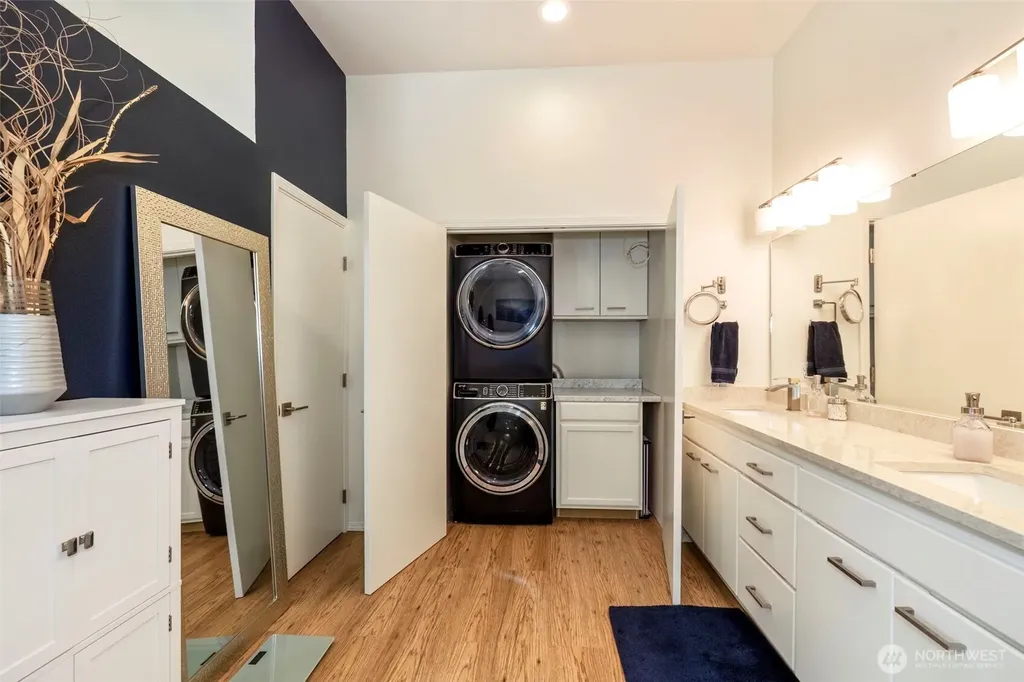 219 Tracy Avenue N Port Orchard WA 98366