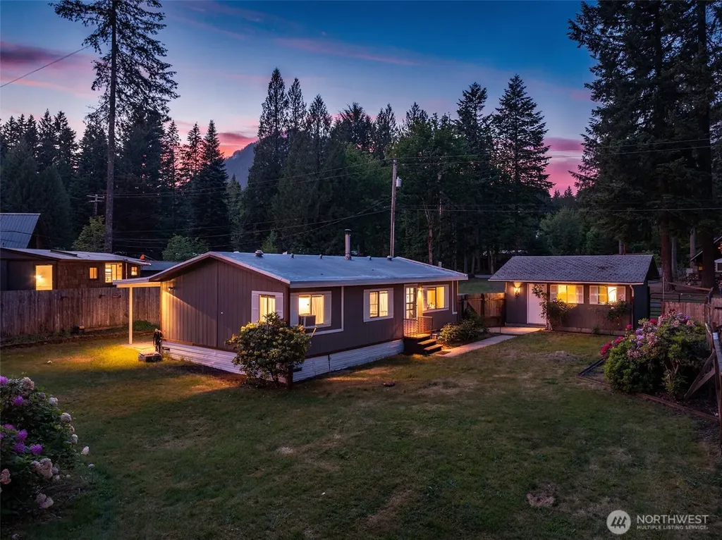 105 Mount Rainier Drive Packwood WA 98361