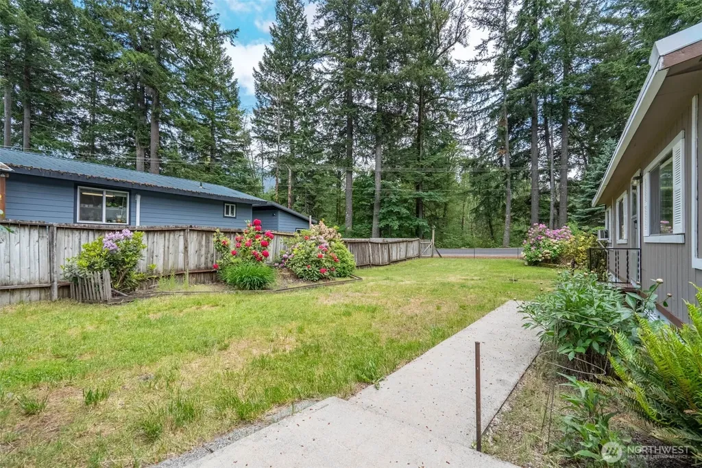 105 Mount Rainier Drive Packwood WA 98361
