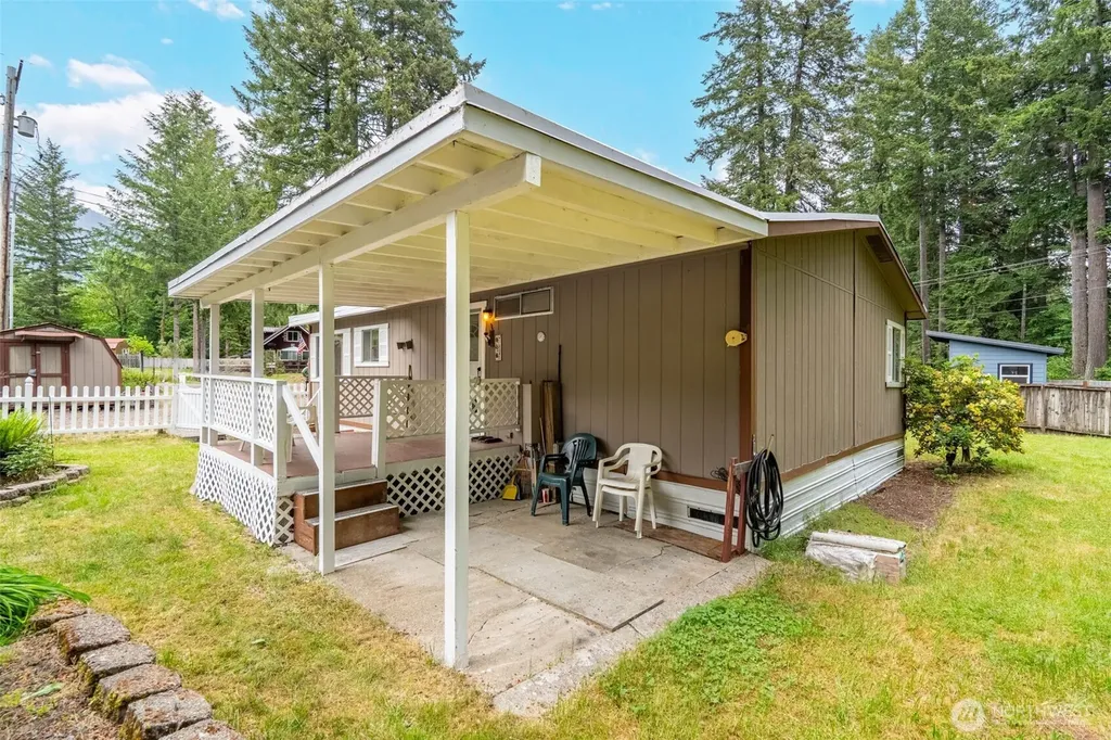 105 Mount Rainier Drive Packwood WA 98361