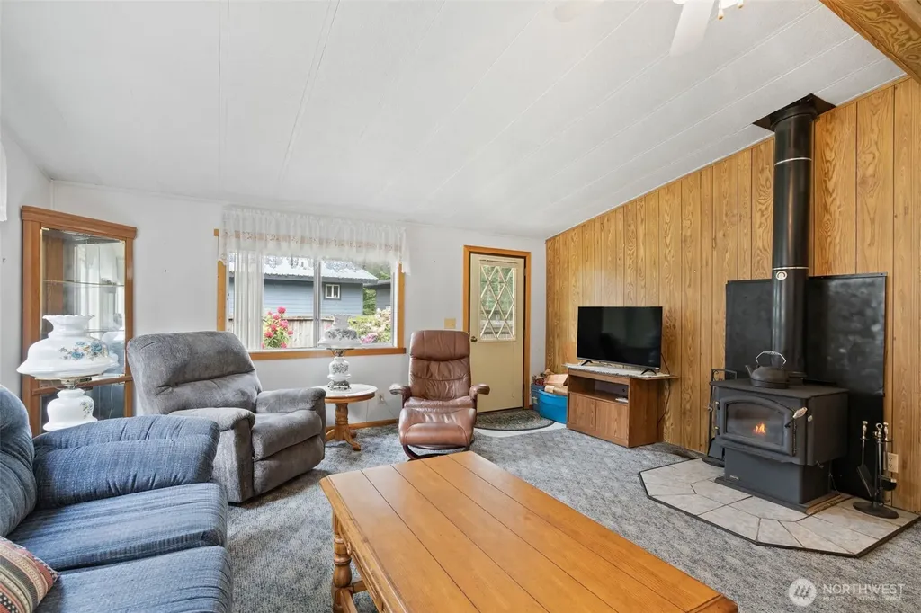 105 Mount Rainier Drive Packwood WA 98361