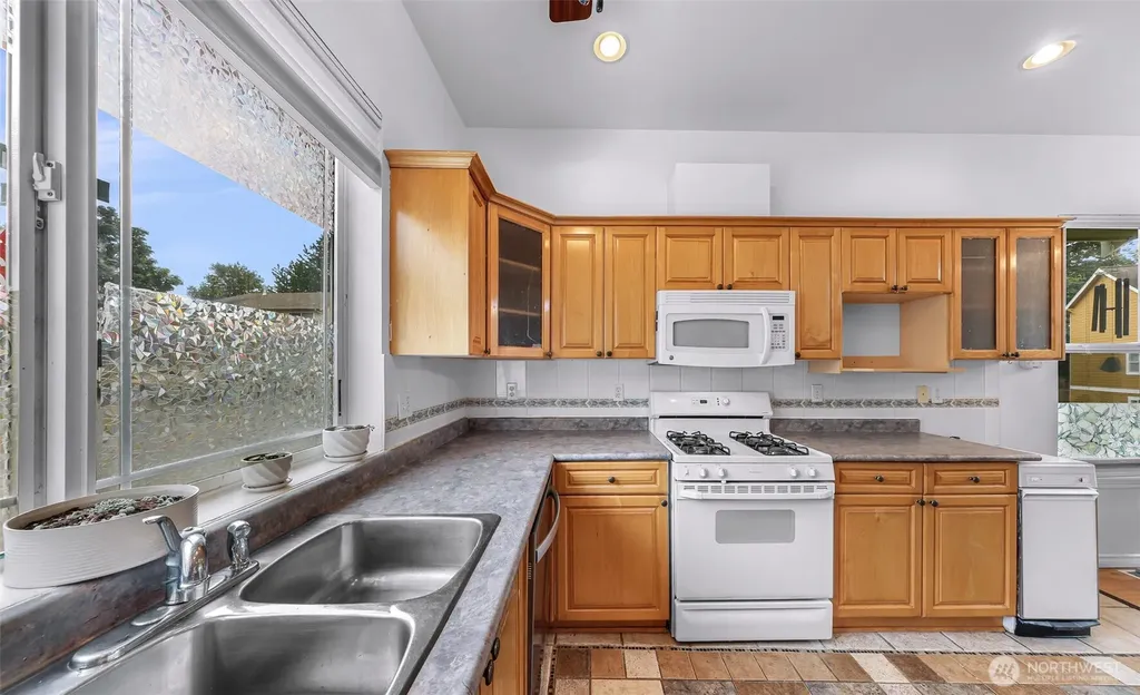 4223 Spring Court Bellingham WA 98226