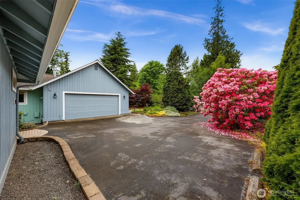 8120 Kitamat Way Blaine WA 98230