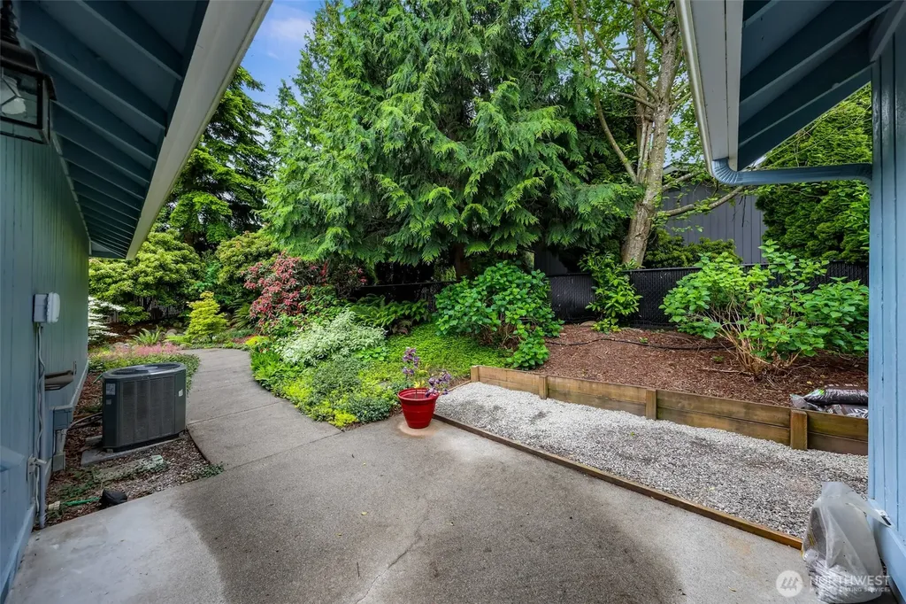 8120 Kitamat Way Blaine WA 98230