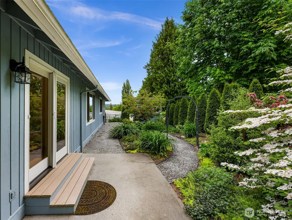 8120 Kitamat Way Blaine WA 98230