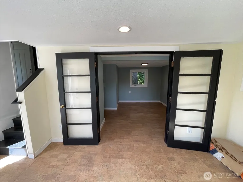 142 N Port Loop NE Ocean Shores WA 98569