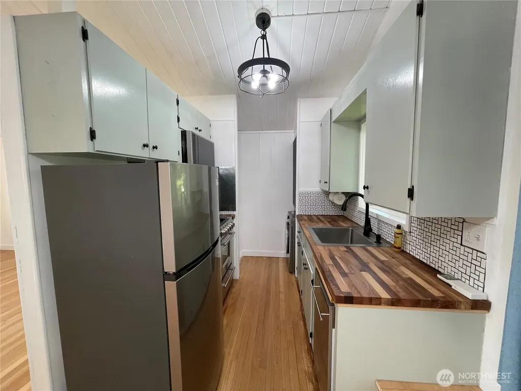 142 N Port Loop NE Ocean Shores WA 98569