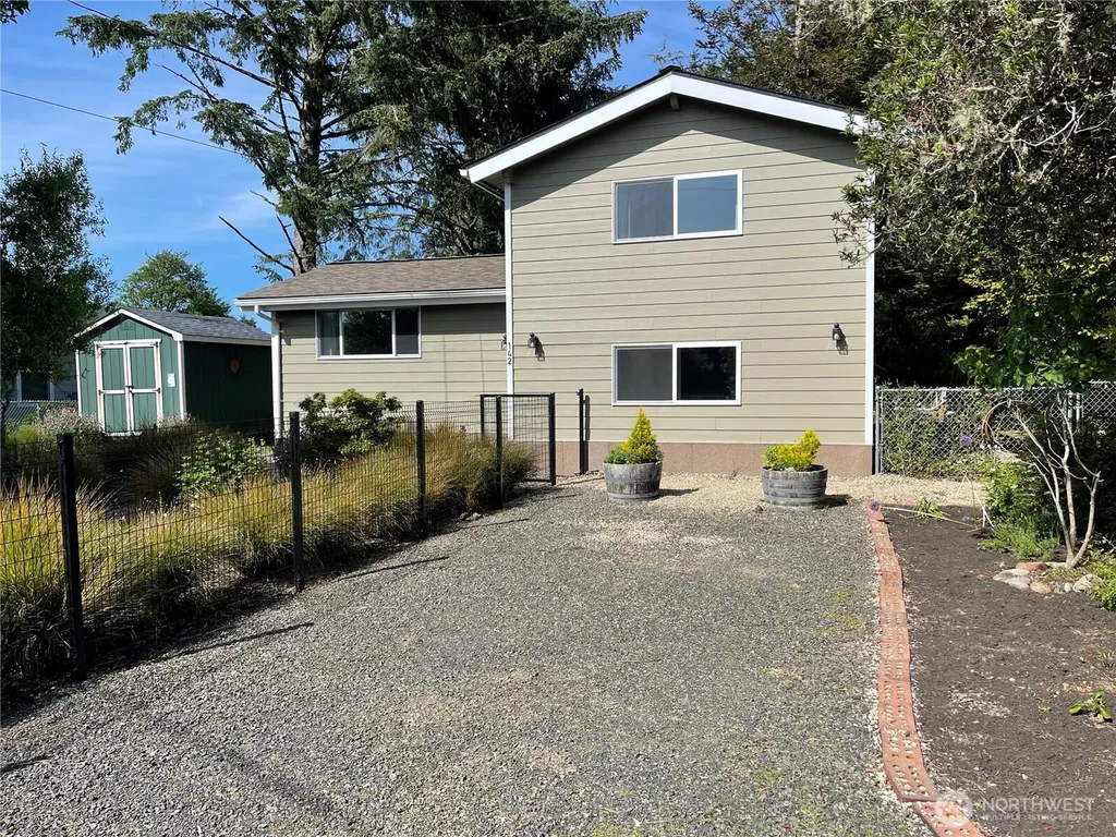 142 N Port Loop NE Ocean Shores WA 98569