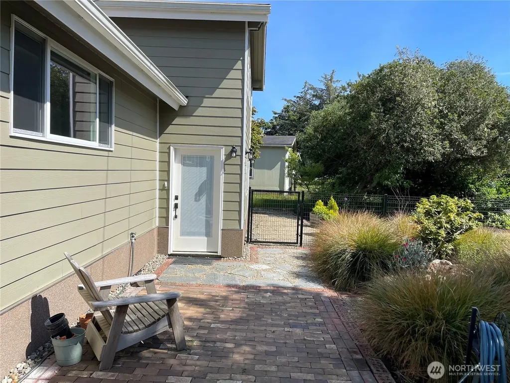 142 N Port Loop NE Ocean Shores WA 98569