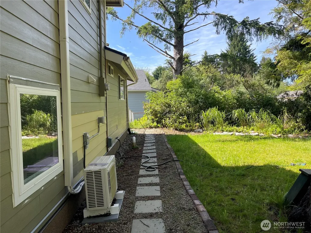142 N Port Loop NE Ocean Shores WA 98569