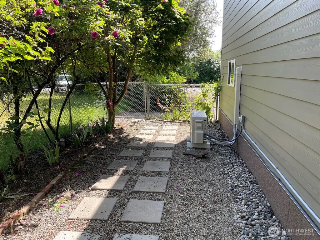 142 N Port Loop NE Ocean Shores WA 98569
