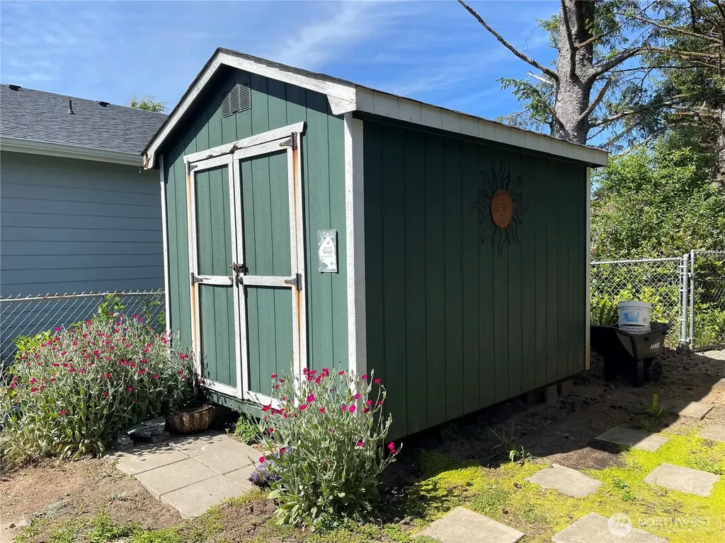 142 N Port Loop NE Ocean Shores WA 98569