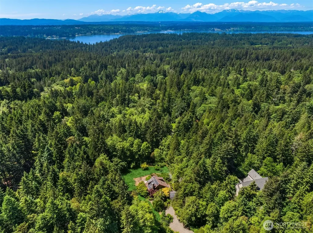 9641 Mandus Olson Road NE Bainbridge Island WA 98110