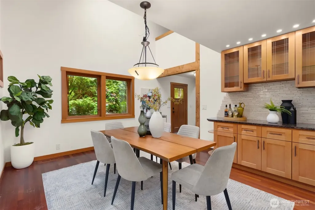 9641 Mandus Olson Road NE Bainbridge Island WA 98110
