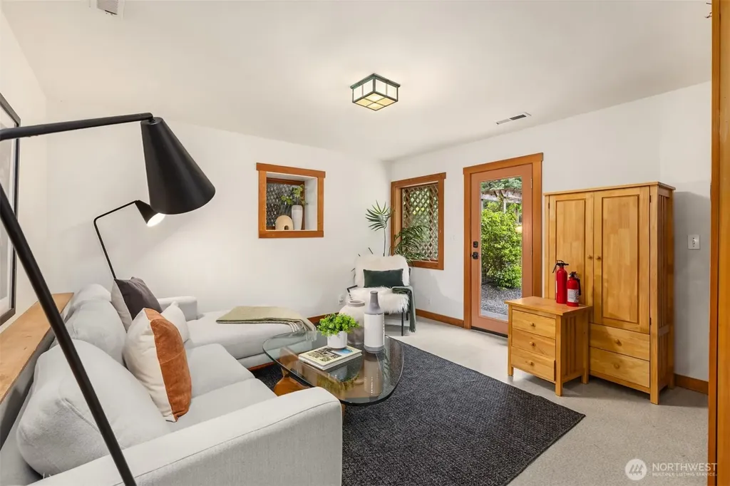 9641 Mandus Olson Road NE Bainbridge Island WA 98110