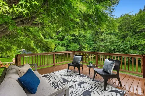 9641 Mandus Olson Road NE Bainbridge Island WA 98110