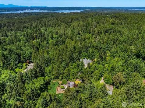 9641 Mandus Olson Road NE Bainbridge Island WA 98110