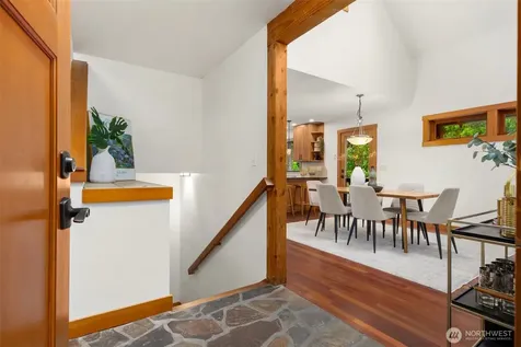 9641 Mandus Olson Road NE Bainbridge Island WA 98110