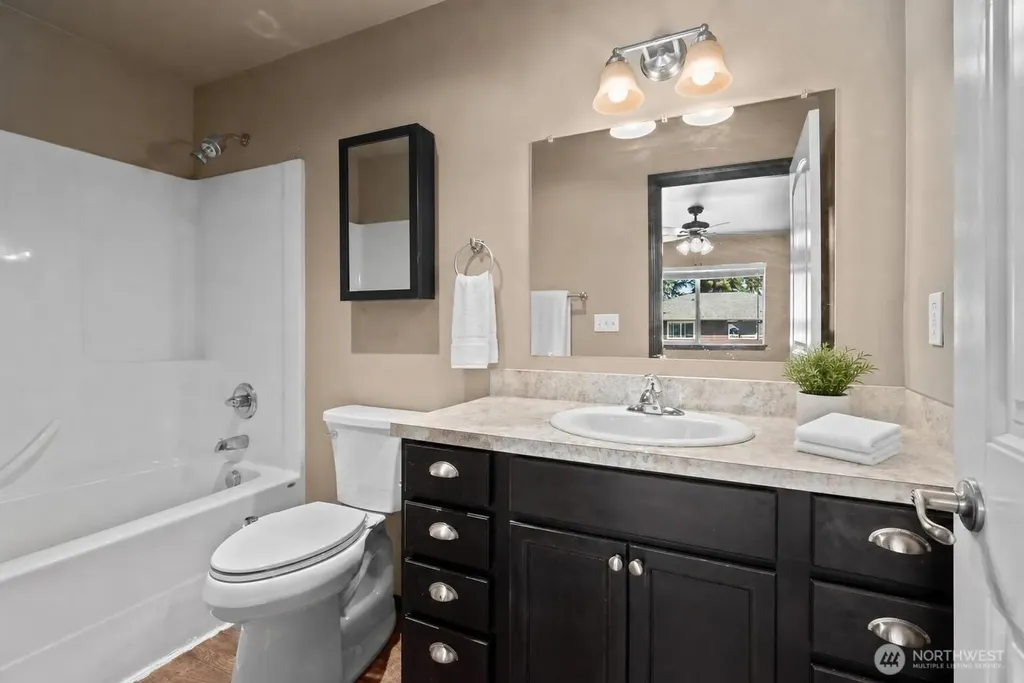 1617 SW Stremler Drive Oak Harbor WA 98277