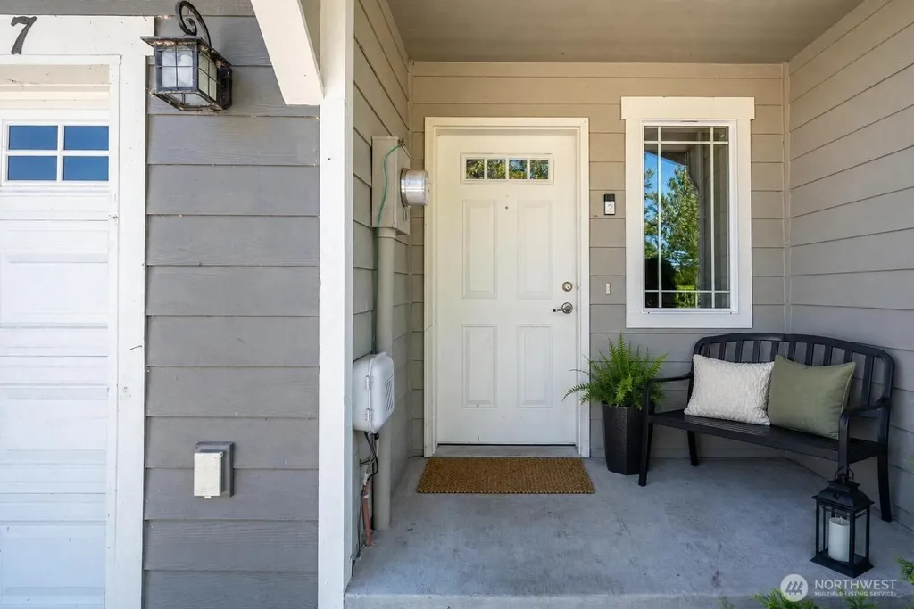 1617 SW Stremler Drive Oak Harbor WA 98277