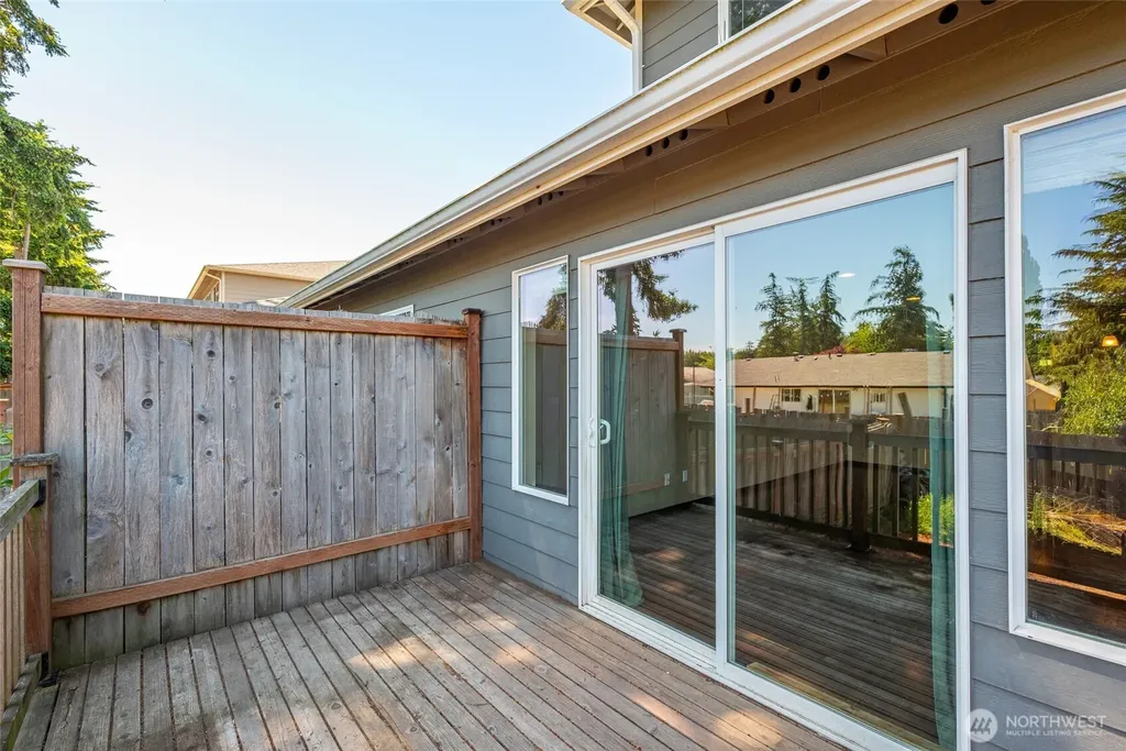 1617 SW Stremler Drive Oak Harbor WA 98277