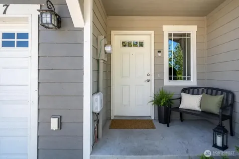 1617 SW Stremler Drive Oak Harbor WA 98277