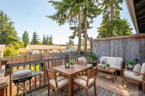 1617 SW Stremler Drive Oak Harbor WA 98277