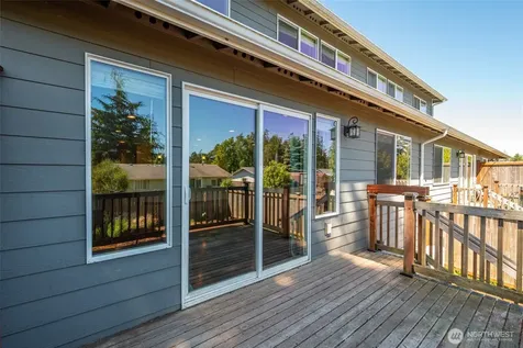 1617 SW Stremler Drive Oak Harbor WA 98277