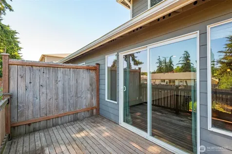1617 SW Stremler Drive Oak Harbor WA 98277