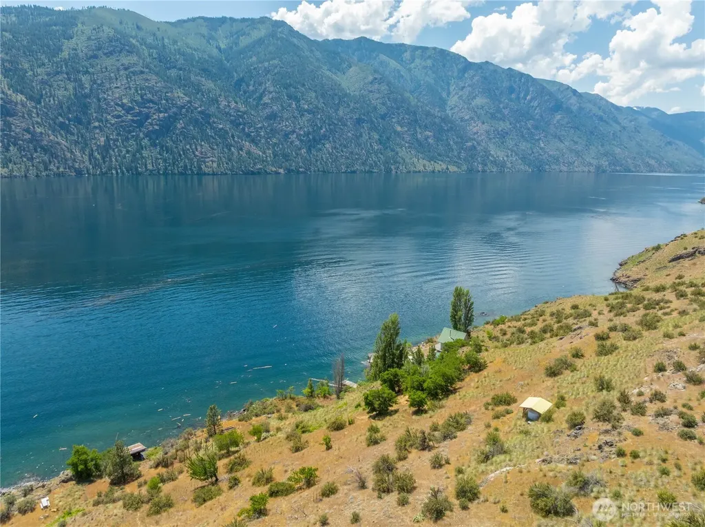 20620 N Water Way Manson WA 98831